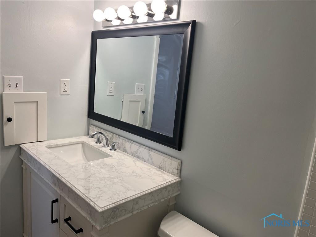 3217 Glanzman Road, Unit B14 Toledo, OH 43614 - Photo 23 of 49 Gallery Image 23