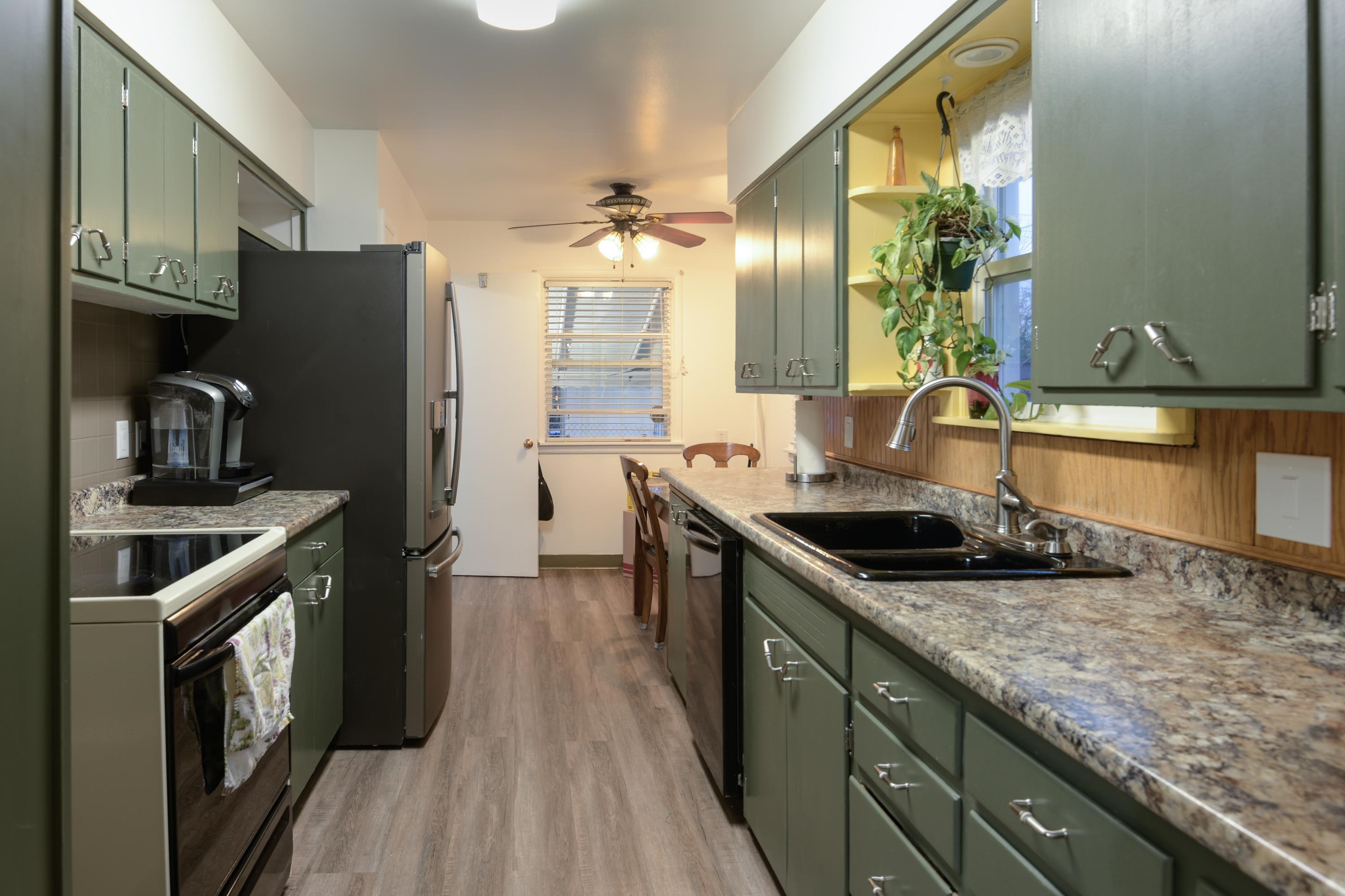 4104 North Elm Street Spokane, WA 99205 - Photo 7 of 29