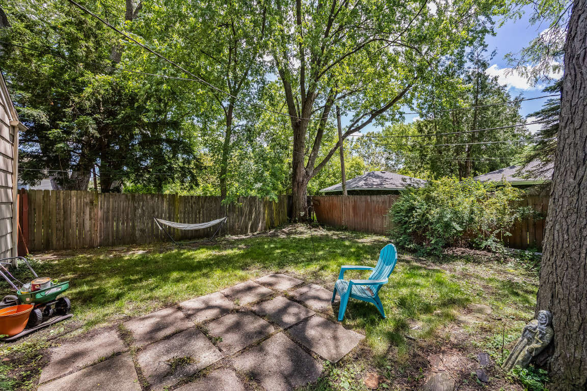 2314 Simpson Street Evanston, IL 60201 - Photo 33 of 37