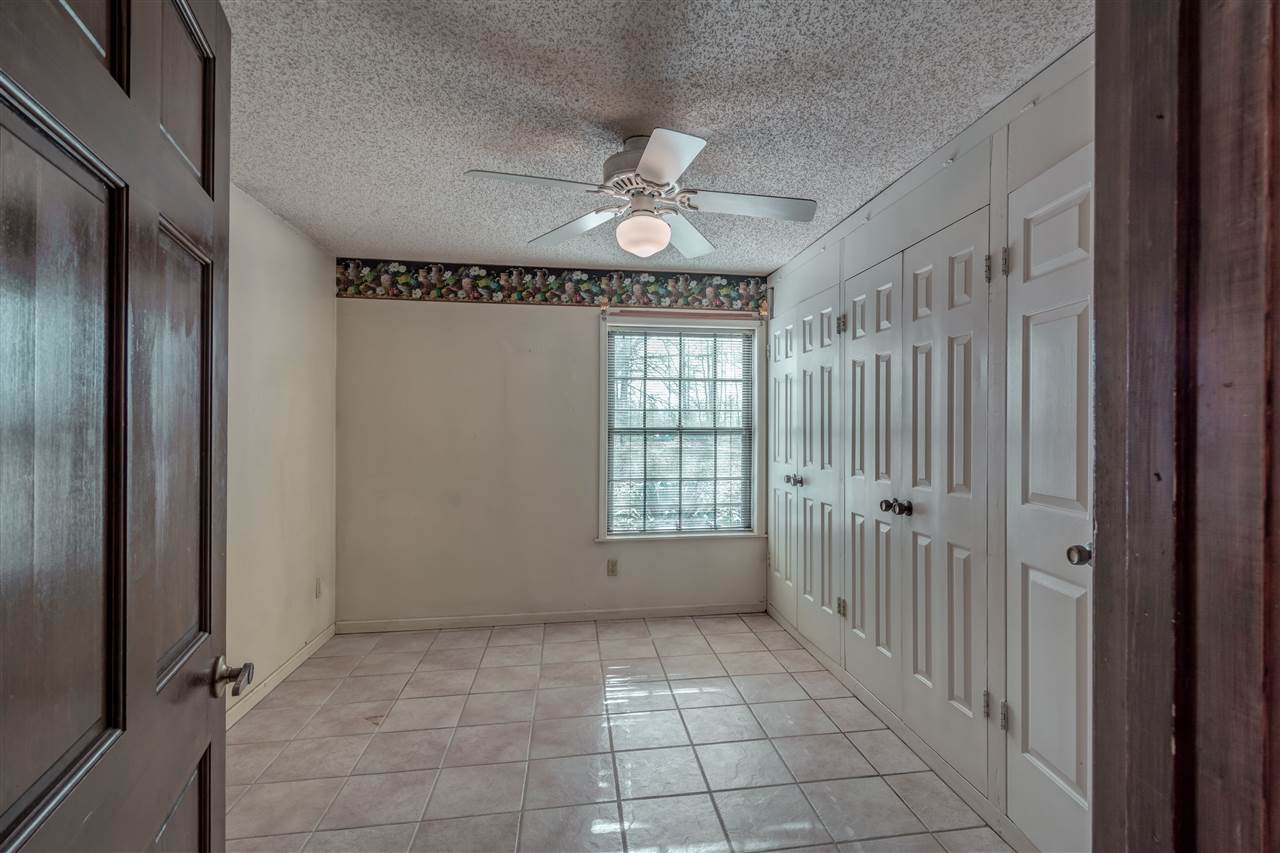 This room is more than just a Pantry! Flexible space to be used as you need... crafting, butlers pantry, bar area!? Many possibilities!