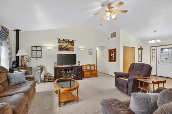 $406,500 | 1 West Heglar Lane, St. John, WA 99171