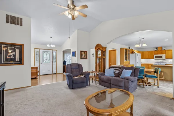 $406,500 | 1 West Heglar Lane, St. John, WA 99171