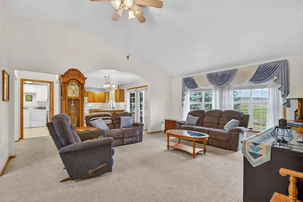 $406,500 | 1 West Heglar Lane, St. John, WA 99171