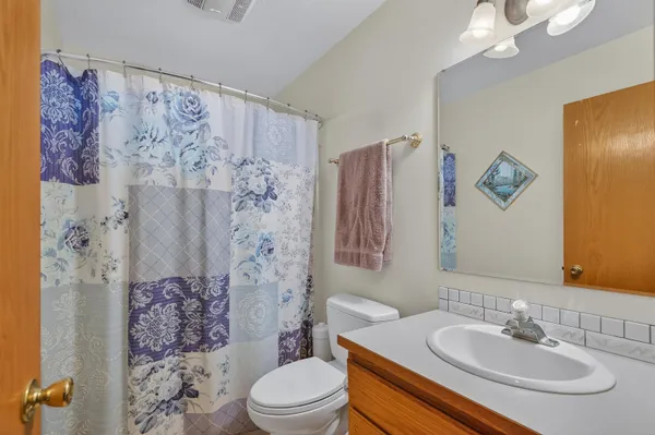 $406,500 | 1 West Heglar Lane, St. John, WA 99171