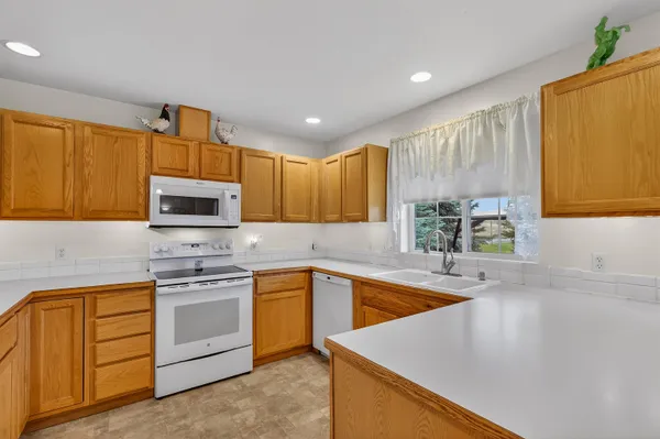 $406,500 | 1 West Heglar Lane, St. John, WA 99171