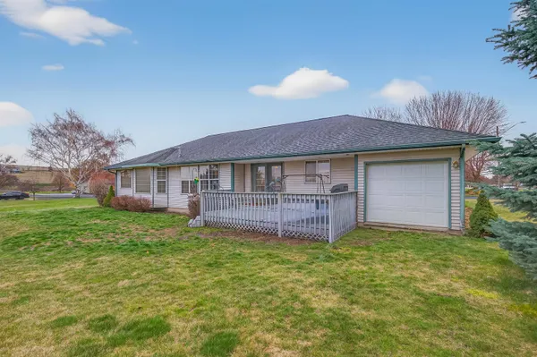 $406,500 | 1 West Heglar Lane, St. John, WA 99171