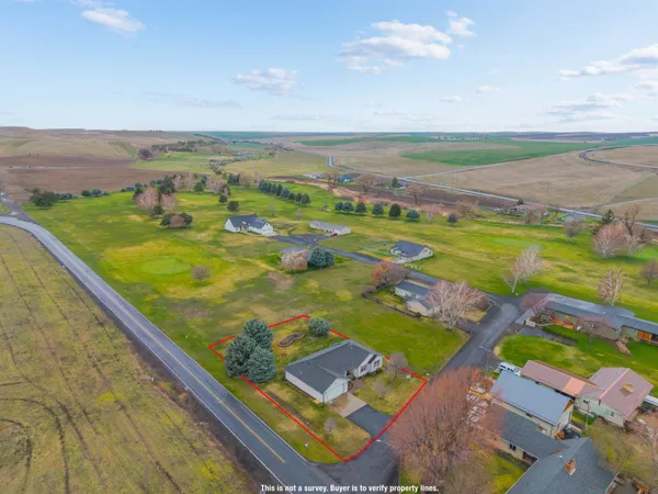 $406,500 | 1 West Heglar Lane, St. John, WA 99171