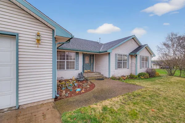 $406,500 | 1 West Heglar Lane, St. John, WA 99171
