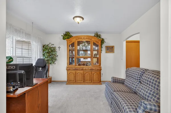 $406,500 | 1 West Heglar Lane, St. John, WA 99171