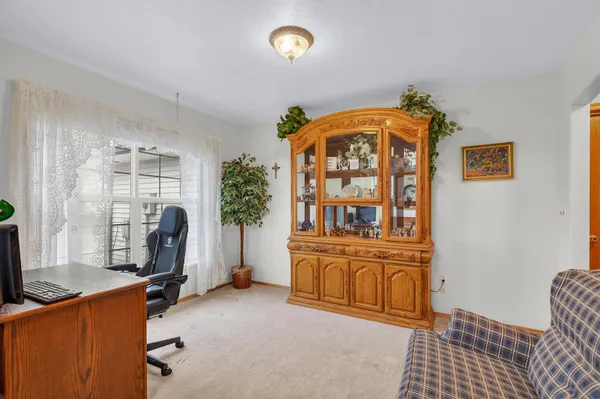 $406,500 | 1 West Heglar Lane, St. John, WA 99171