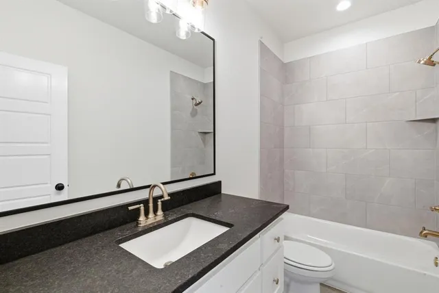 $421,900 | 1001 Paramount Drive, Cresson, TX 76035