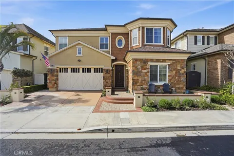 $3,375,000 | 17491 Oakbluffs Lane, Huntington Beach, CA 92649