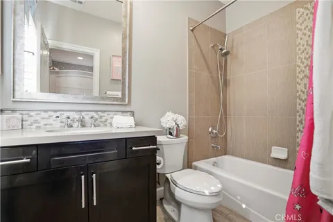 $3,375,000 | 17491 Oakbluffs Lane, Huntington Beach, CA 92649