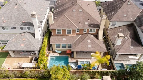 $3,375,000 | 17491 Oakbluffs Lane, Huntington Beach, CA 92649