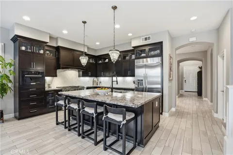 $3,299,000 | 17491 Oakbluffs Lane, Huntington Beach, CA 92649