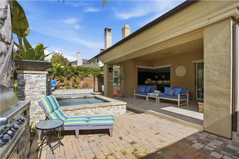 $3,375,000 | 17491 Oakbluffs Lane, Huntington Beach, CA 92649