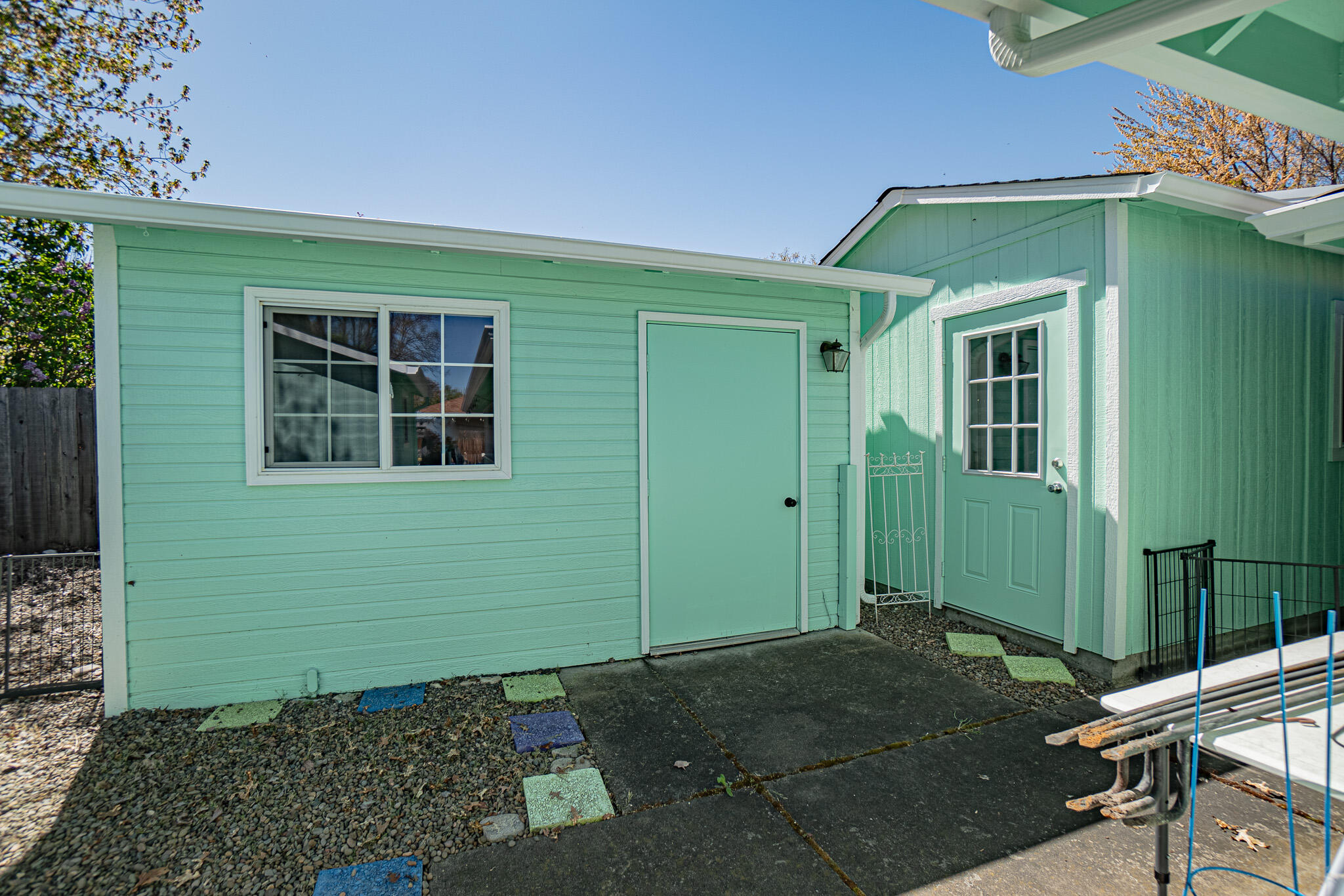 265 Brandon Street Central Point, OR 97502 - Photo 21 of 27 22 Workshop Shed
