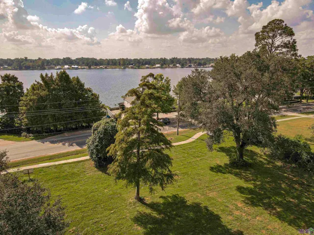 $485,000 | 1304 False River Drive, New Roads, LA 70760