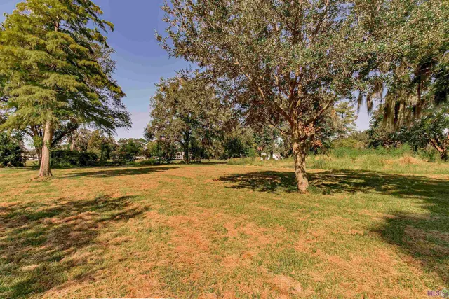 $485,000 | 1304 False River Drive, New Roads, LA 70760