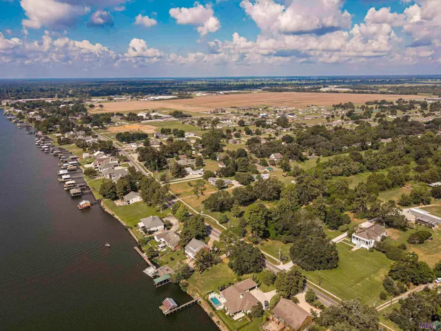 $485,000 | 1304 False River Drive, New Roads, LA 70760