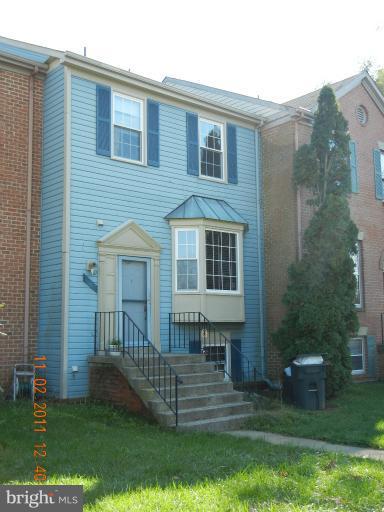 213 Davis Avenue Southwest Leesburg, VA 20175 - Photo 6 of 6 Exterior (Front)