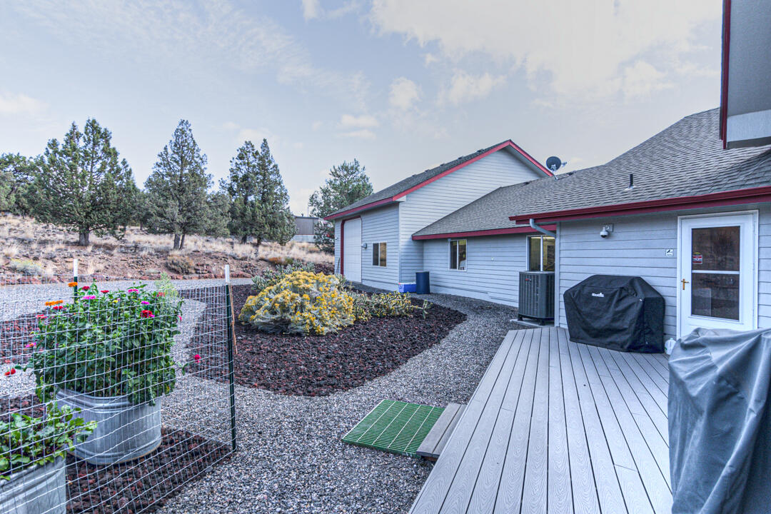 8370 Southwest Sand Ridge Road Terrebonne, OR 97760 - Photo 9 of 52 Sand Ridge Rd SW 8370 Web (15 of 49)