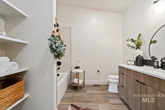 $1,350 | 384 West London Street, Middleton, ID 83644