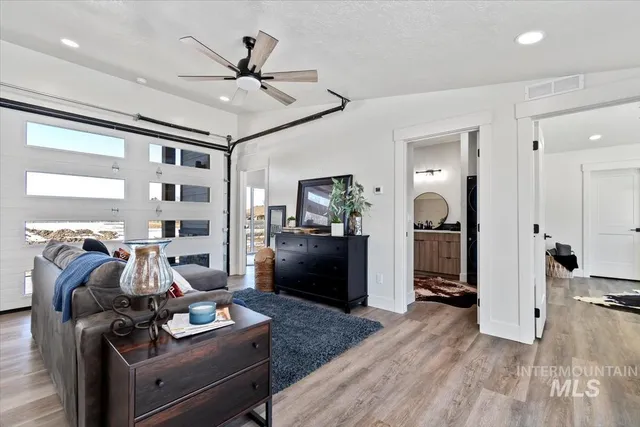 $1,350 | 384 West London Street, Middleton, ID 83644