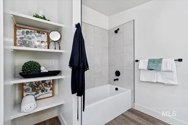 $1,350 | 384 West London Street, Middleton, ID 83644