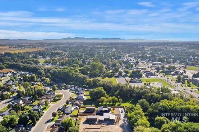 $1,350 | 384 West London Street, Middleton, ID 83644