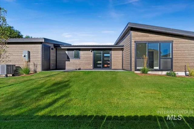 $1,350 | 384 West London Street, Middleton, ID 83644