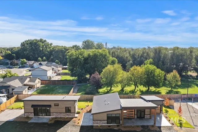 $1,350 | 384 West London Street, Middleton, ID 83644