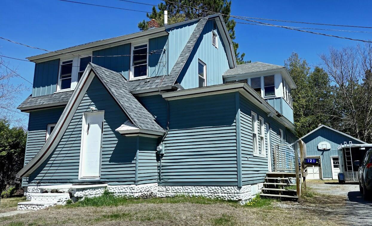 121 Bates Street Millinocket, ME 04462 - Photo 1 of 3 1