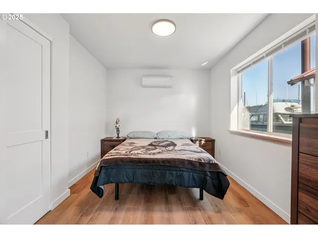 $299,500 | 34326 Johnson's Landing Road, Unit E1, Scappoose, OR 97056