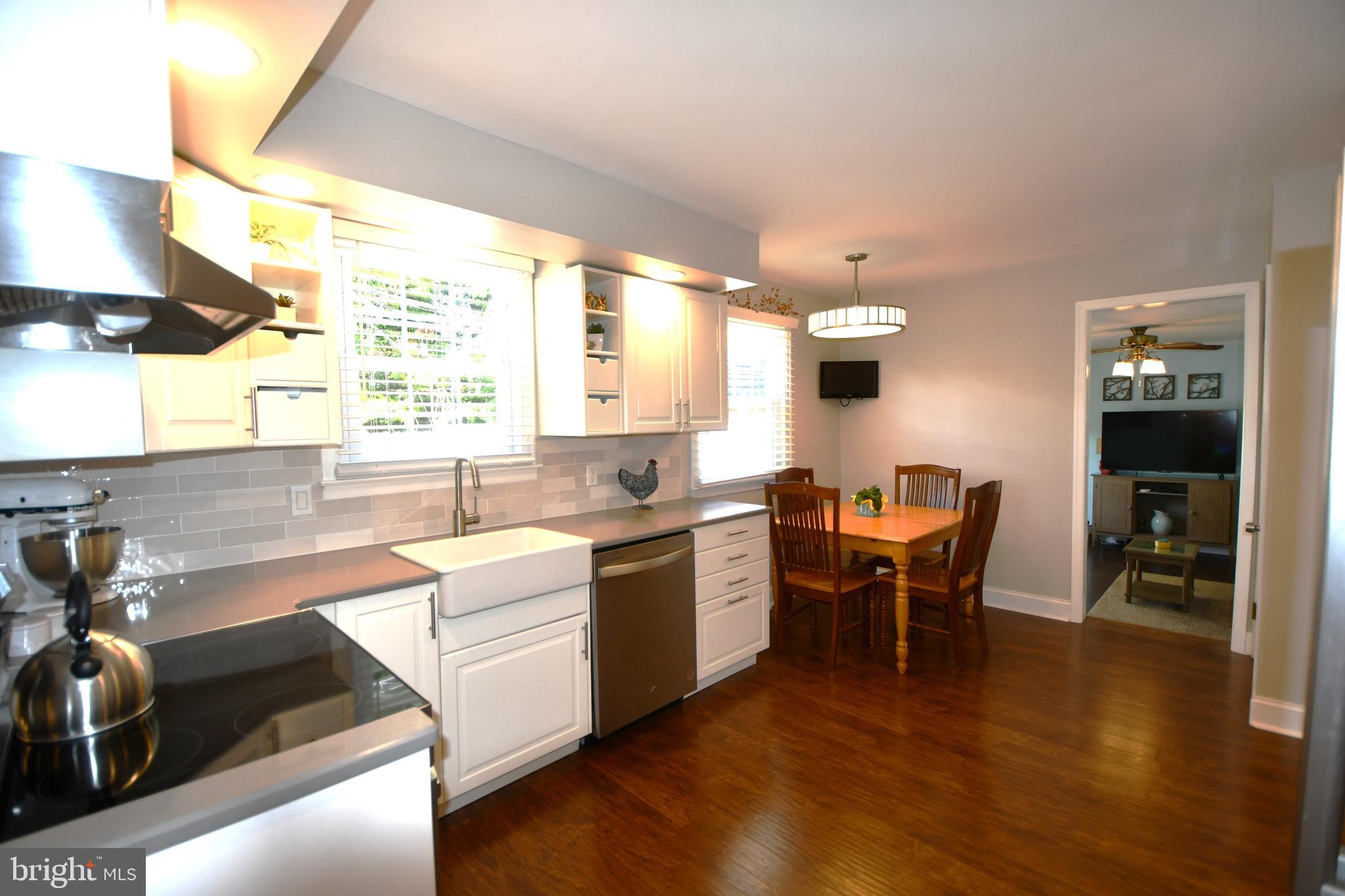 403 Bruce Road Feasterville-Trevose, PA 19053 - Photo 12 of 40 Beautifully Remodeled Kitchen
