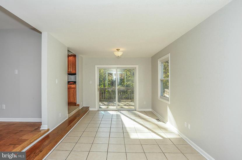 1025 Breezewick Road Baltimore, MD 21286 - Photo 10 of 30 Family Room 1