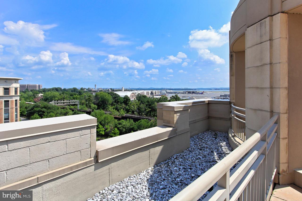 3650 South Glebe Road, Unit 147 Arlington, VA 22202 - Photo 29 of 31 a view of a terrace