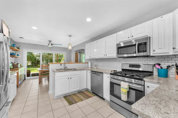 $3,200 | 8905 Binnacle Court, Navarre, FL 32566