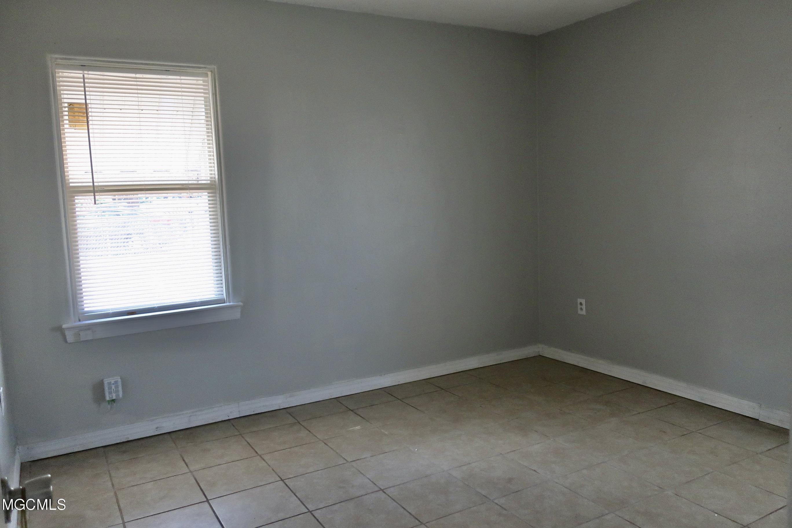 1702 Ridgeway Drive Biloxi, MS 39531 - Photo 8 of 12 EC213227-484D-46C8-8E3C-C1EB37FF5945