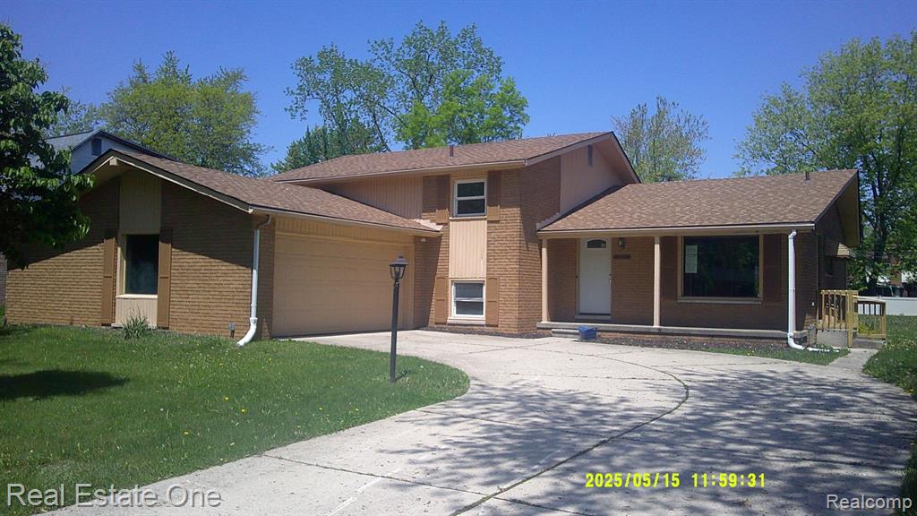 8240 Hampton Road Grosse Ile, MI 48138 - Photo 2 of 20