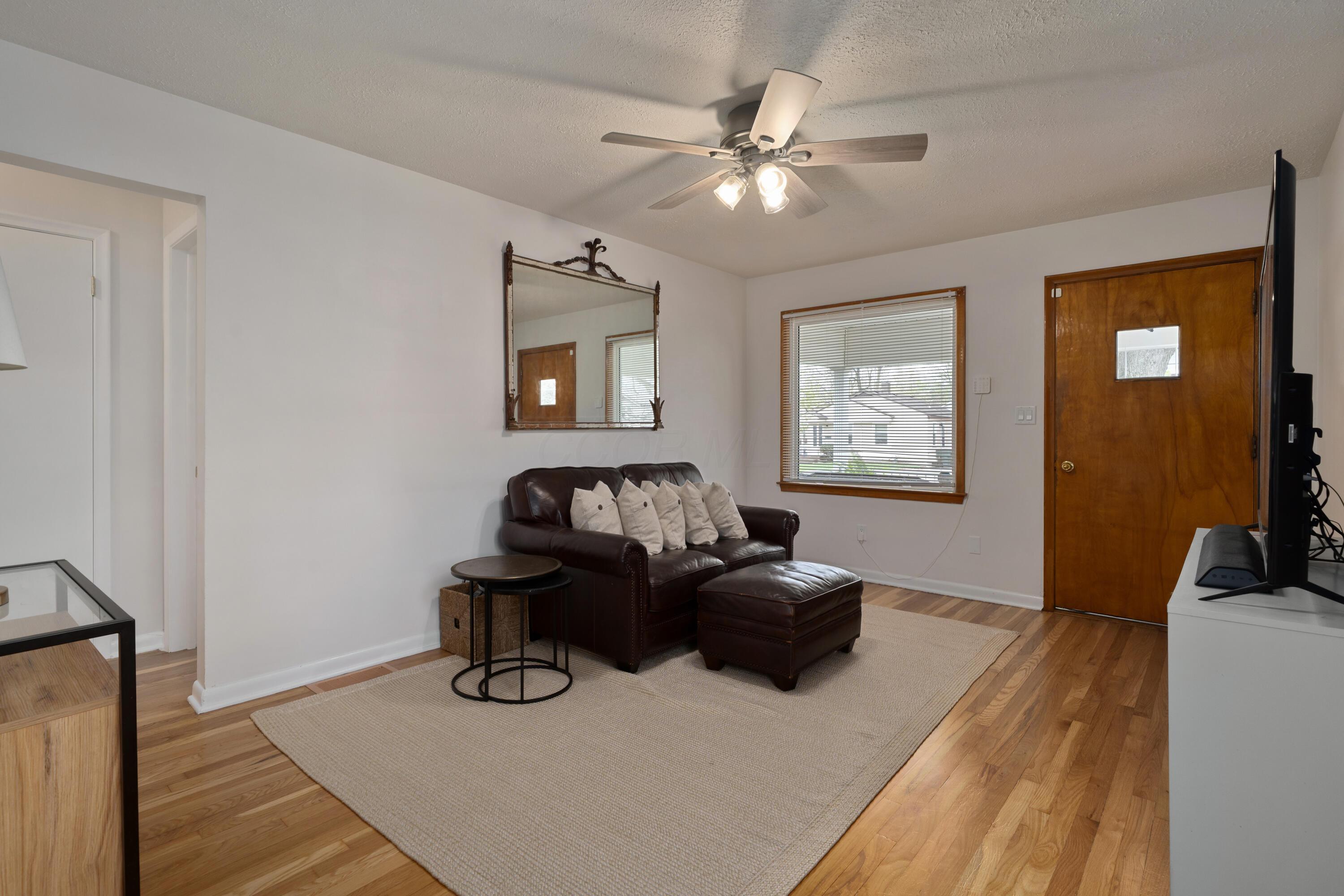 114 Chase Road Columbus, OH 43214 - Photo 6 of 35 Living Room with Hardwood Flooring