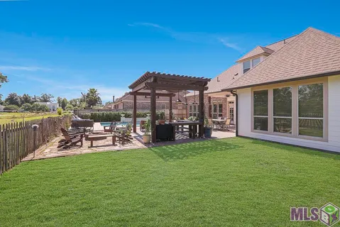 $725,000 | 36448 Lake Bend Avenue, Prairieville, LA 70769