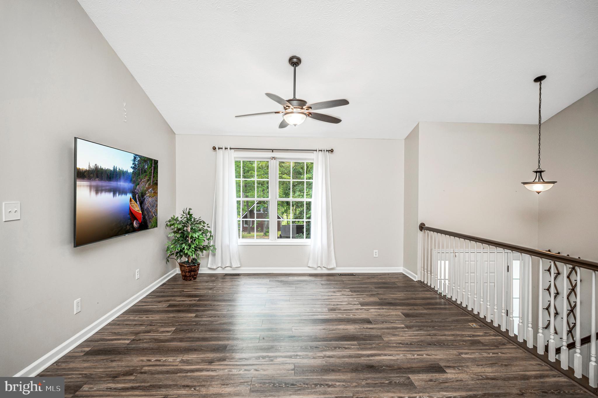 305 Birdie Road Locust Grove, VA 22508 - Photo 10 of 64 living room