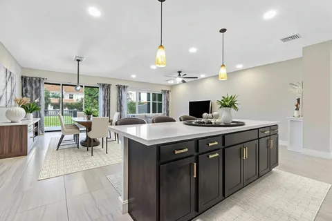 $525,000 | 62 Sabal Court, Royal Palm Beach, FL 33411