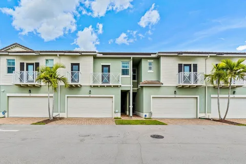 $525,000 | 62 Sabal Court, Royal Palm Beach, FL 33411