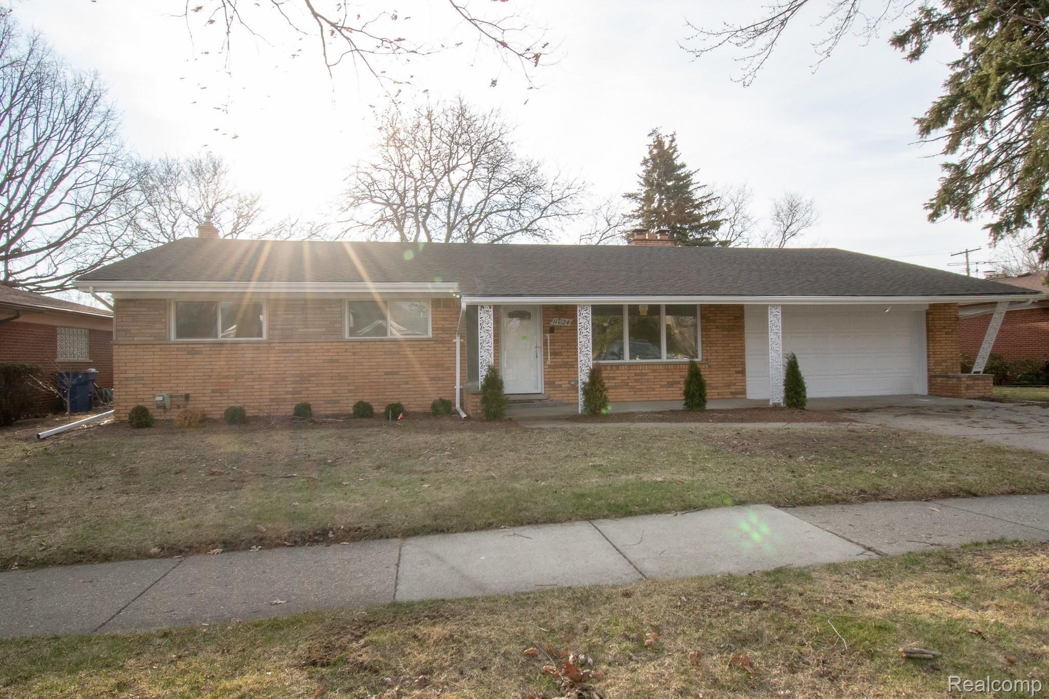 11024 Chicago Road Warren, MI 48093 - Photo 1 of 47 DSC_3656.jpg