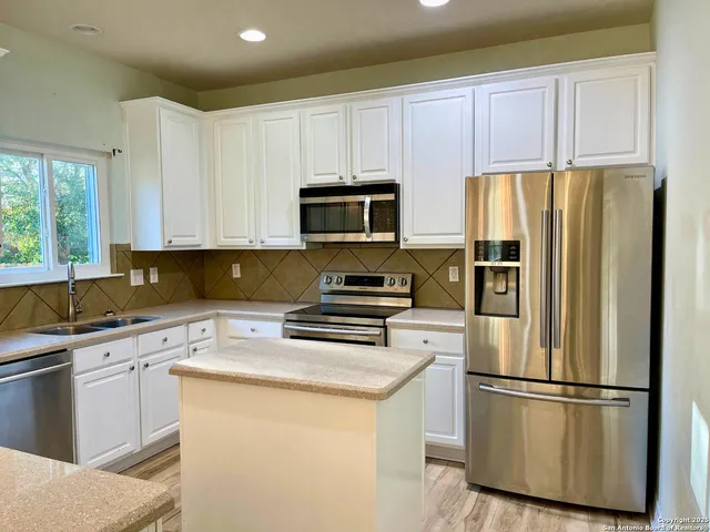 $2,300 | 14234 Summer Squall, San Antonio, TX 78248