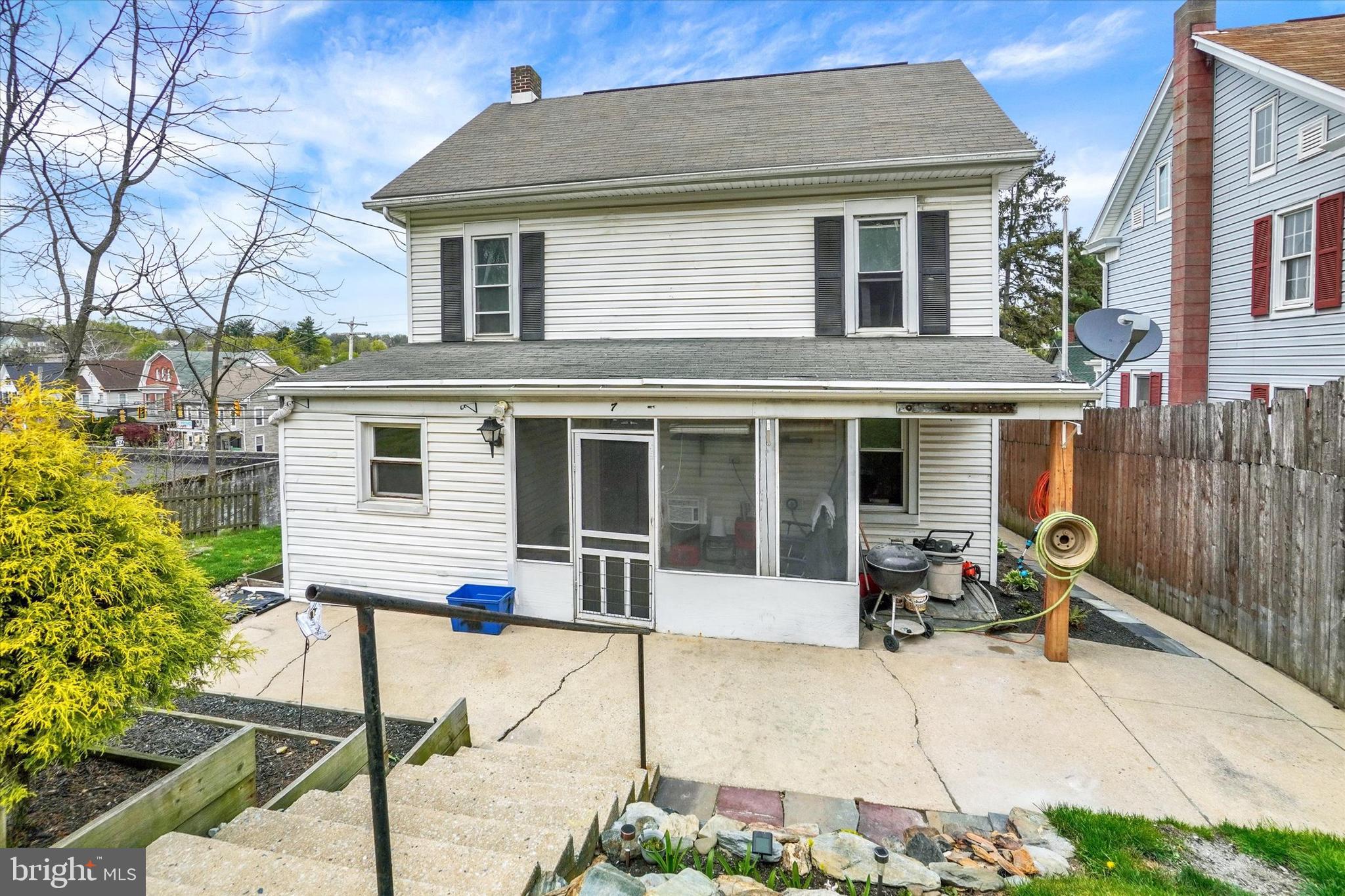 7 East Main Street Windsor, PA 17366 - Photo 25 of 28