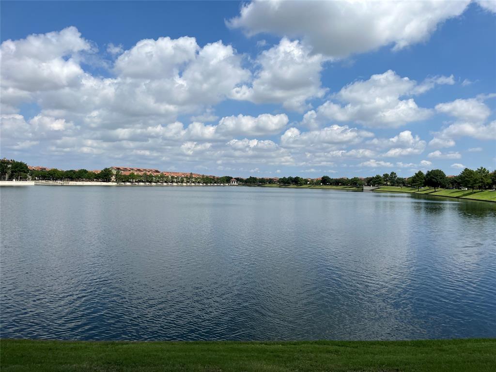 817 La Cima Irving, TX 75039 - Photo 6 of 40