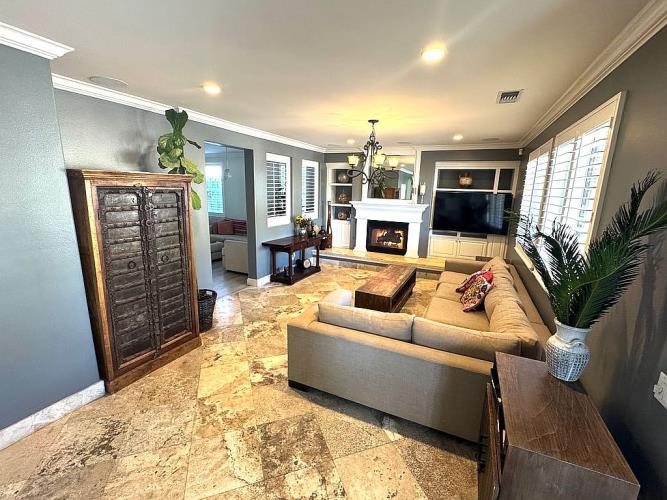 27805 Pine Crest Place Castaic, CA 91384 - Photo 4 of 60